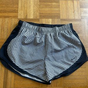 NWT L Nike running shorts black and white plaid